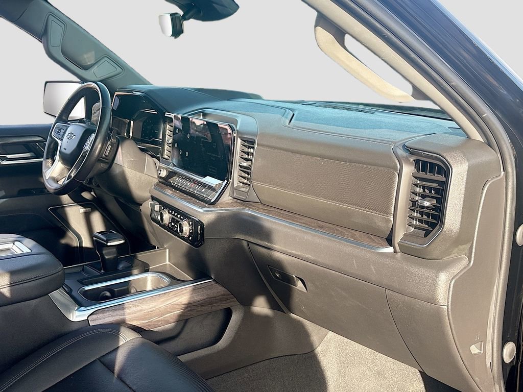 Used 2022 Chevrolet Silverado 1500 LTZ w/ Technology Package image 30