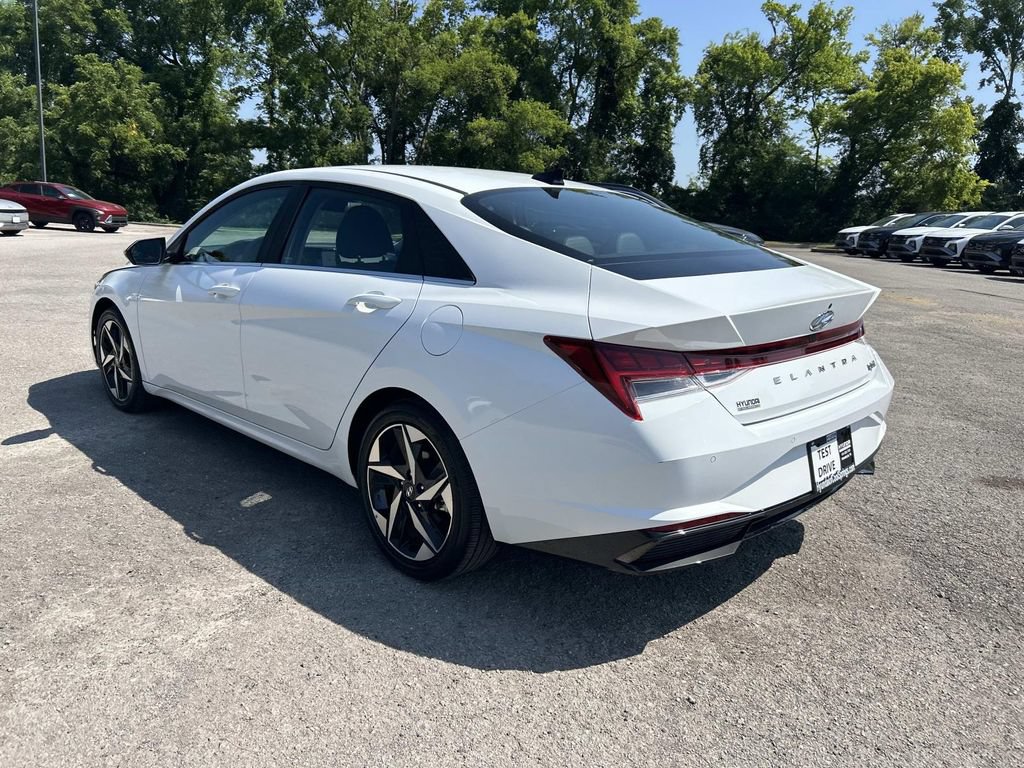 Certified 2023 Hyundai Elantra Limited FWD image 5
