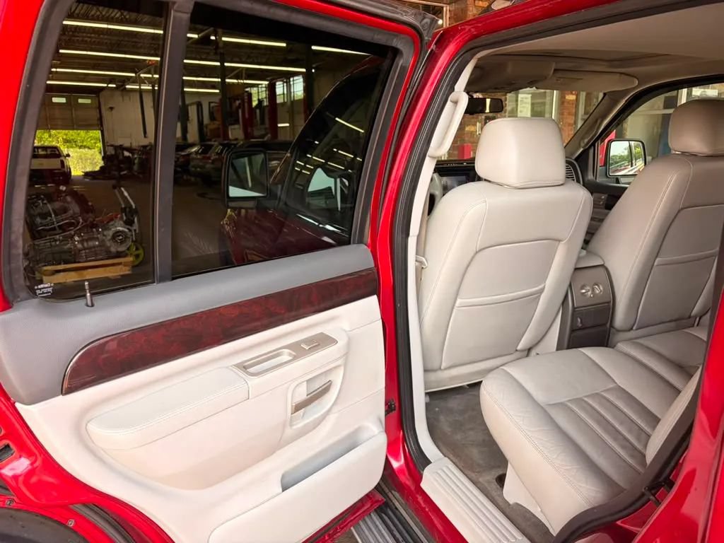Used 2004 Lincoln Aviator Luxury AWD/4WD image 12