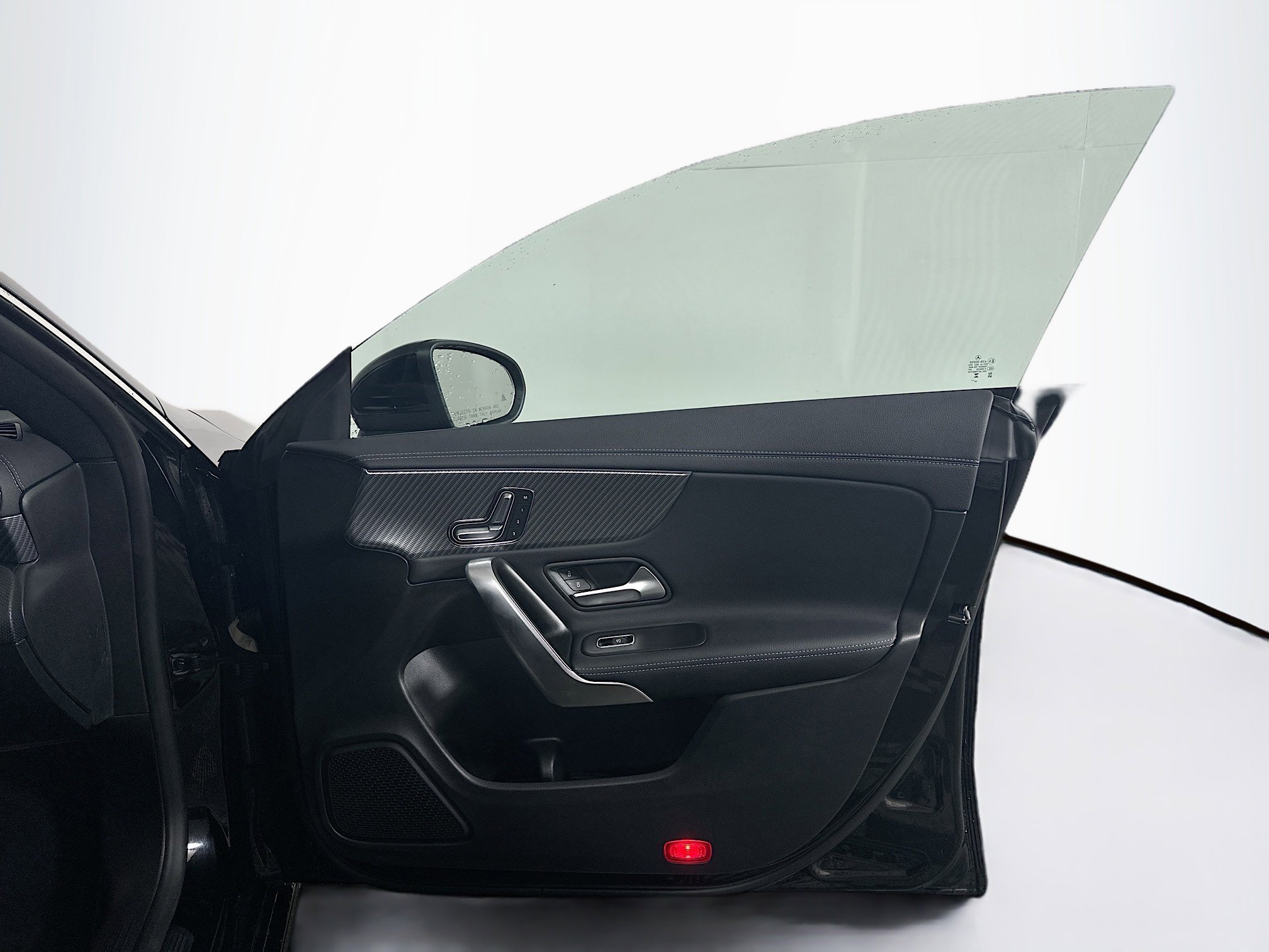 Used 2025 Mercedes-Benz CLA 250 4MATIC image 32