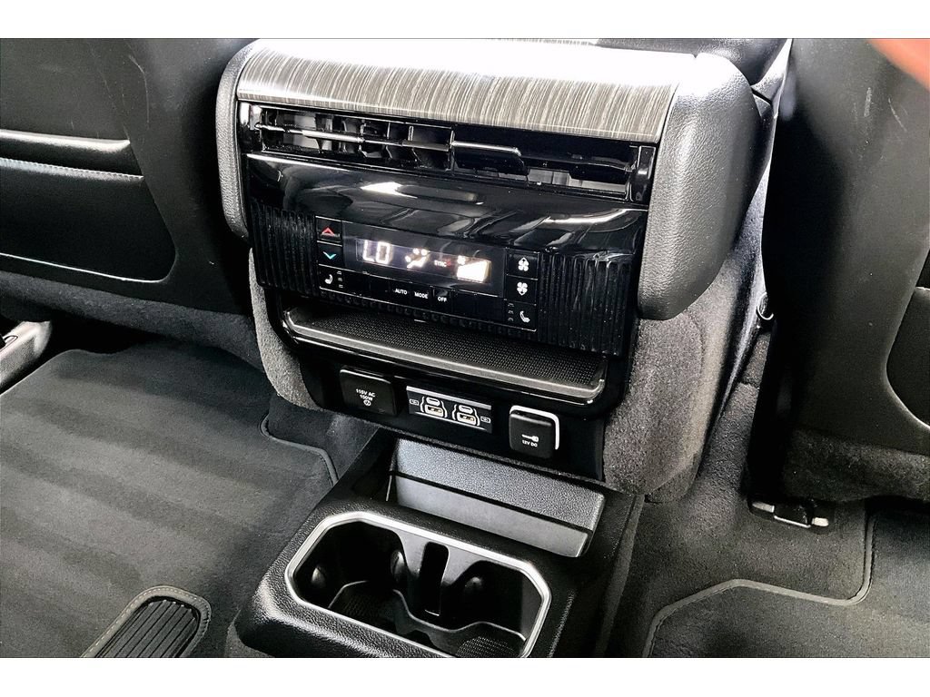 Used 2024 Jeep Wagoneer Series II AWD/4WD image 13