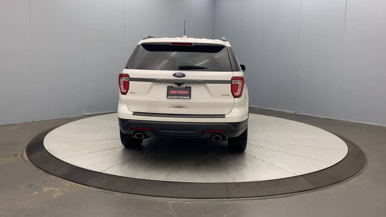 Used 2019 Ford Explorer XLT w/ Equipment Group 202A AWD/4WD image 4