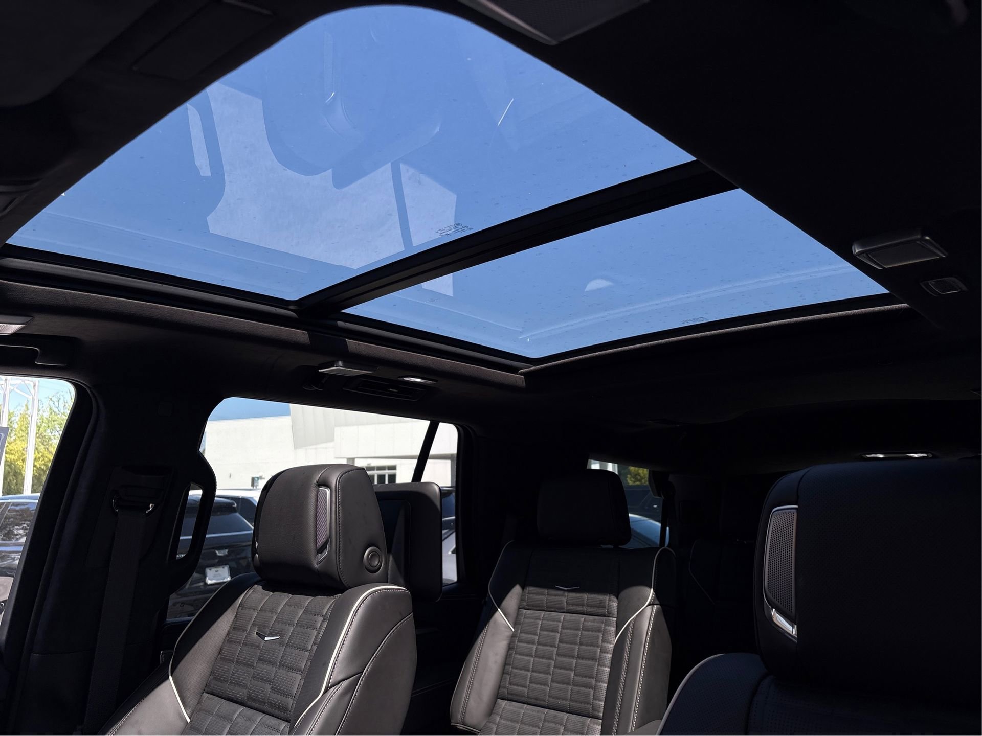 Used 2026 Cadillac Escalade Platinum Sport w/ LPO, ONYX Package image 34