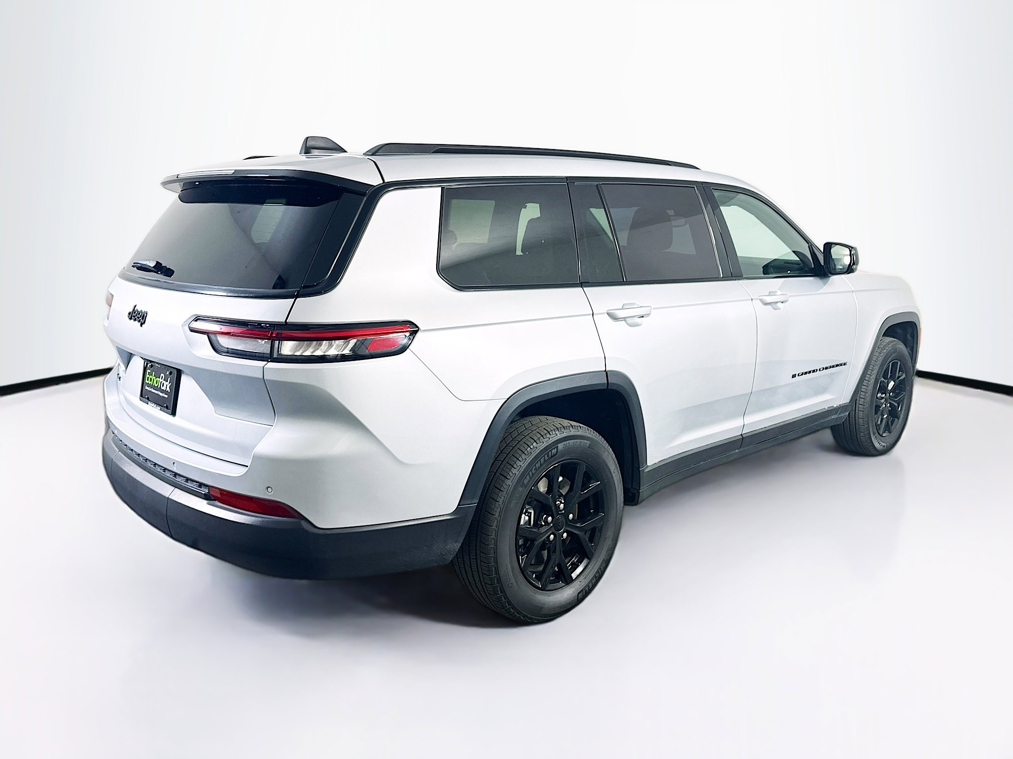 Used 2024 Jeep Grand Cherokee L Laredo image 9