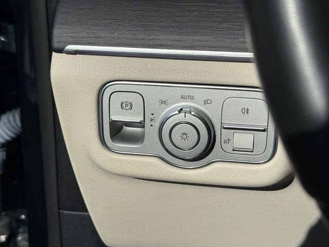 Used 2021 Mercedes-Benz GLS 450 4MATIC image 19