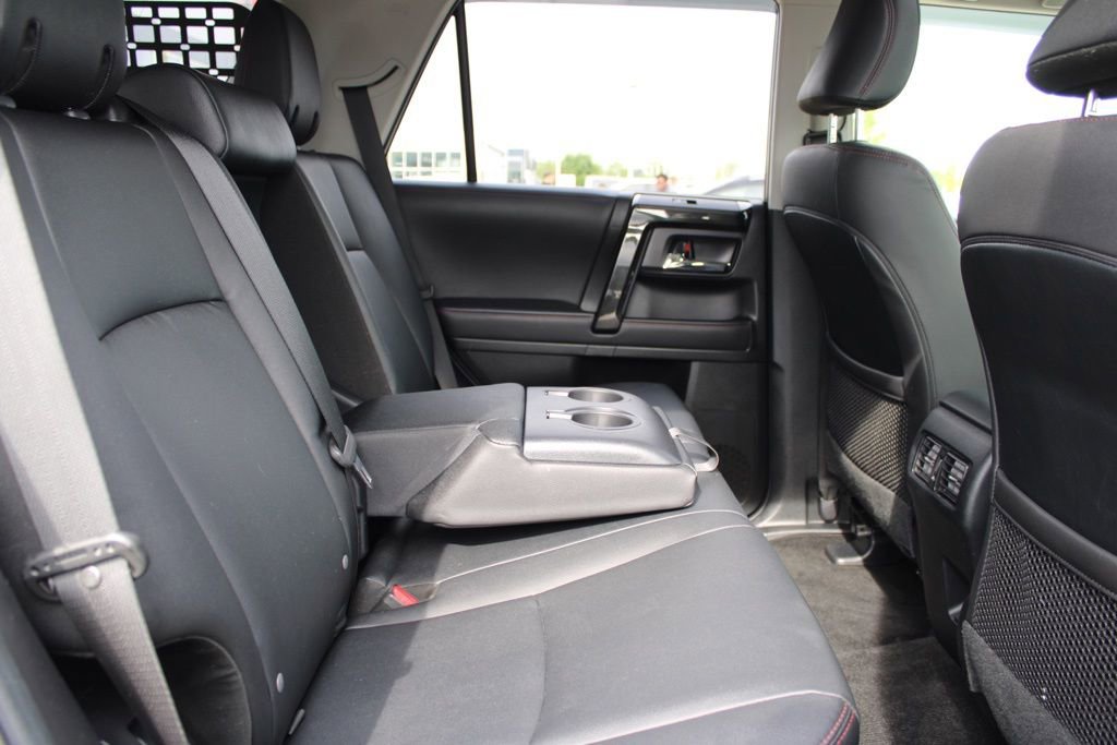 Used 2022 Toyota 4Runner TRD Off-Road Premium w/ Moonroof Package AWD/4WD image 23