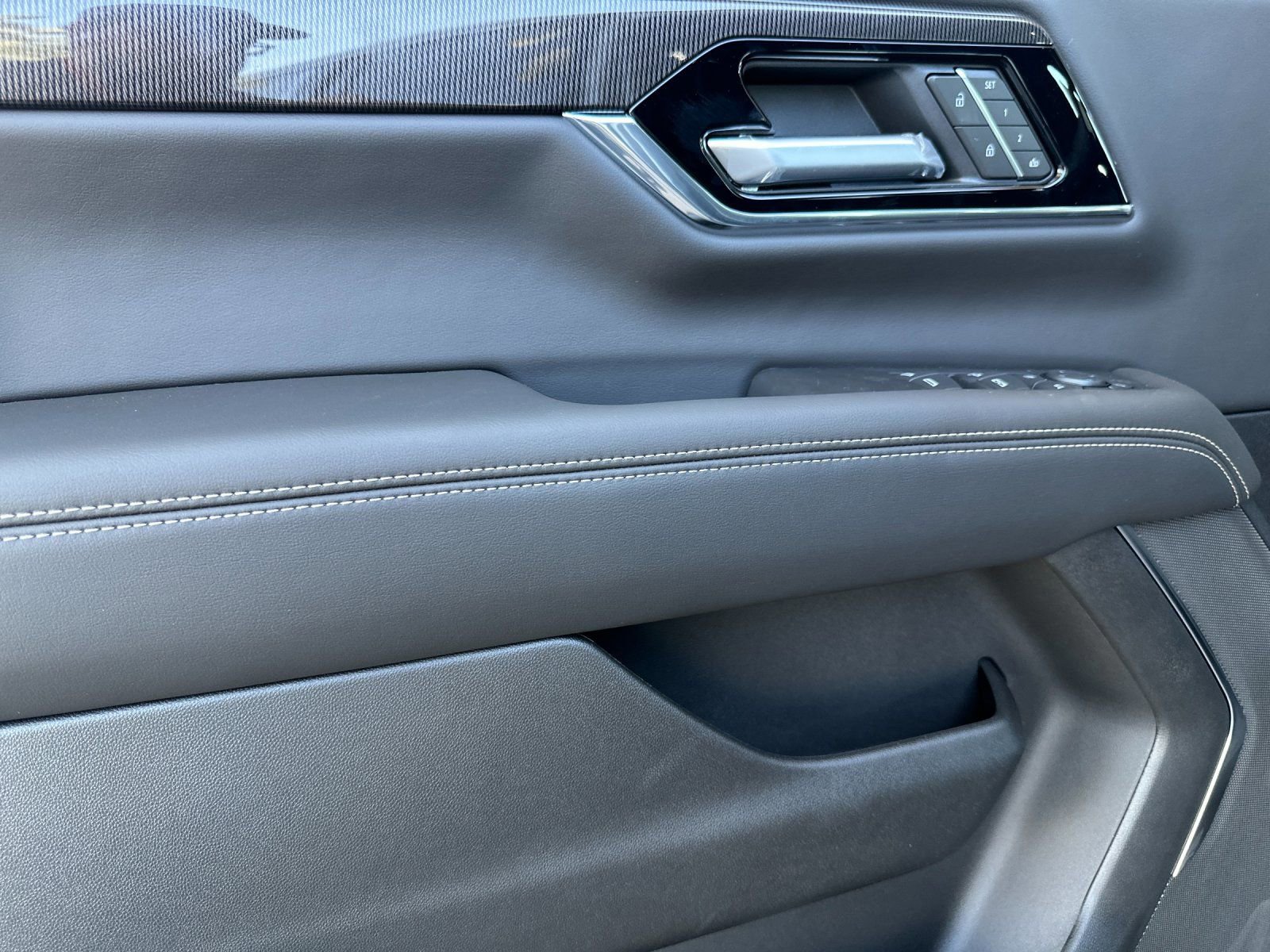 New 2026 GMC Yukon XL Elevation RWD image 11