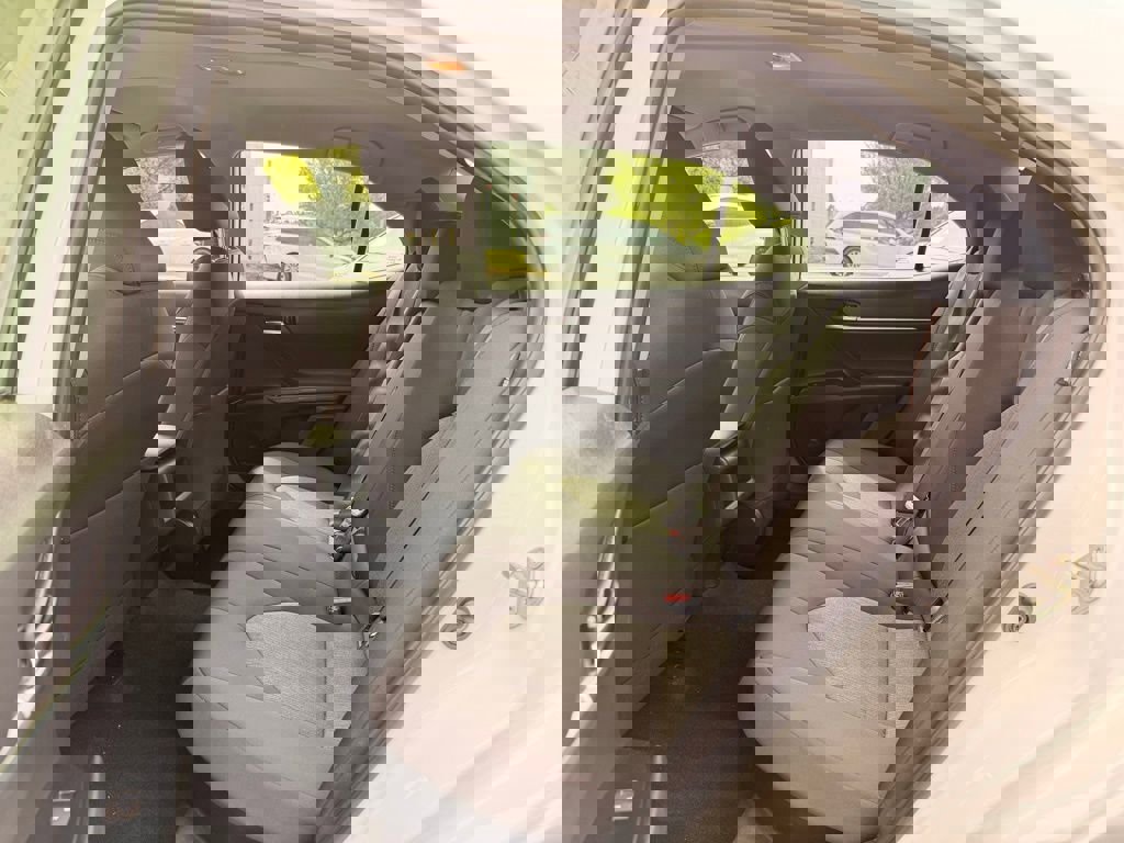 Used 2020 Toyota Camry LE FWD image 14