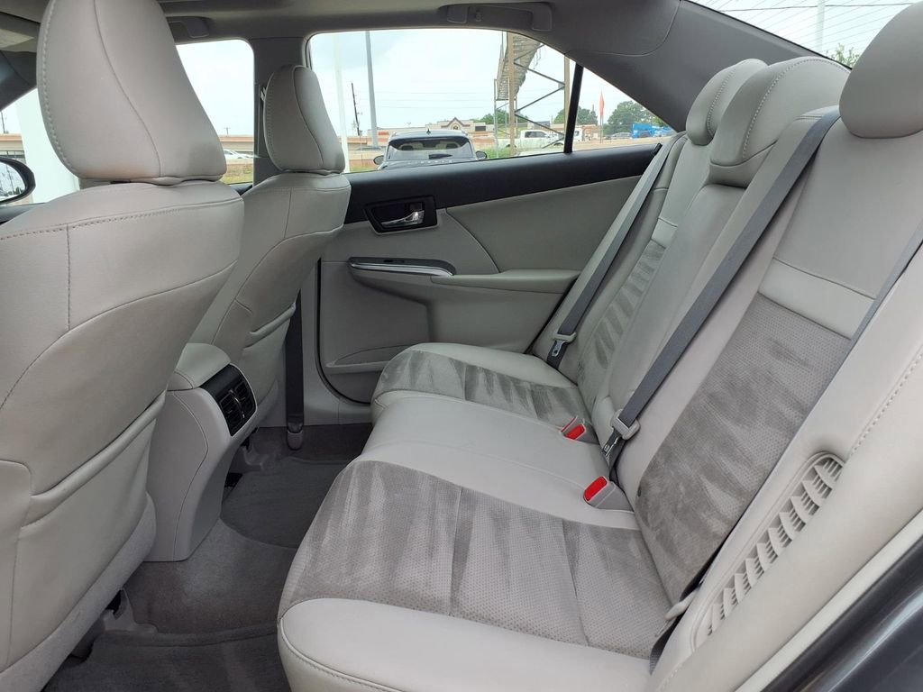 Used 2012 Toyota Camry XLE w/ Leather Pkg FWD image 10