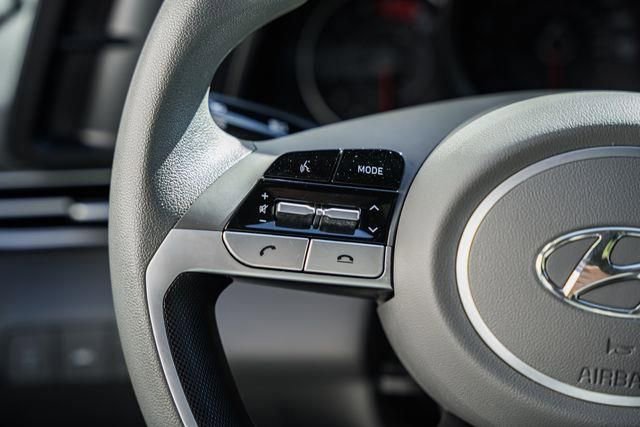 Used 2022 Hyundai Elantra SEL image 21