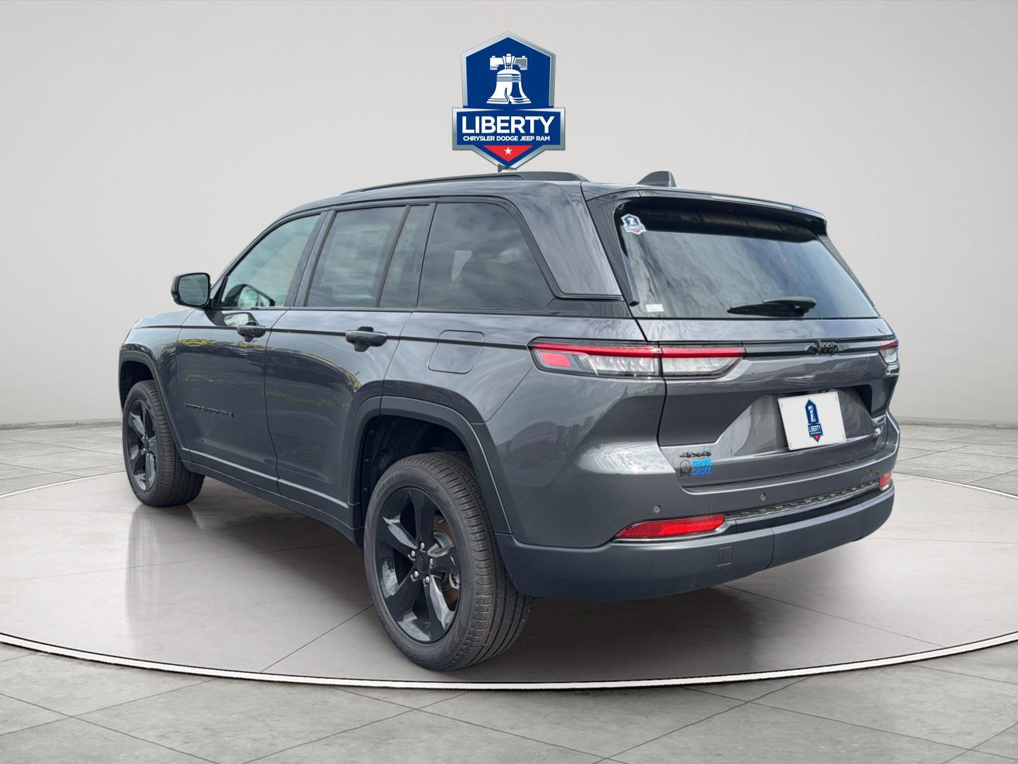 New 2025 Jeep Grand Cherokee Limited w/ Black Appearance Package AWD/4WD image 9