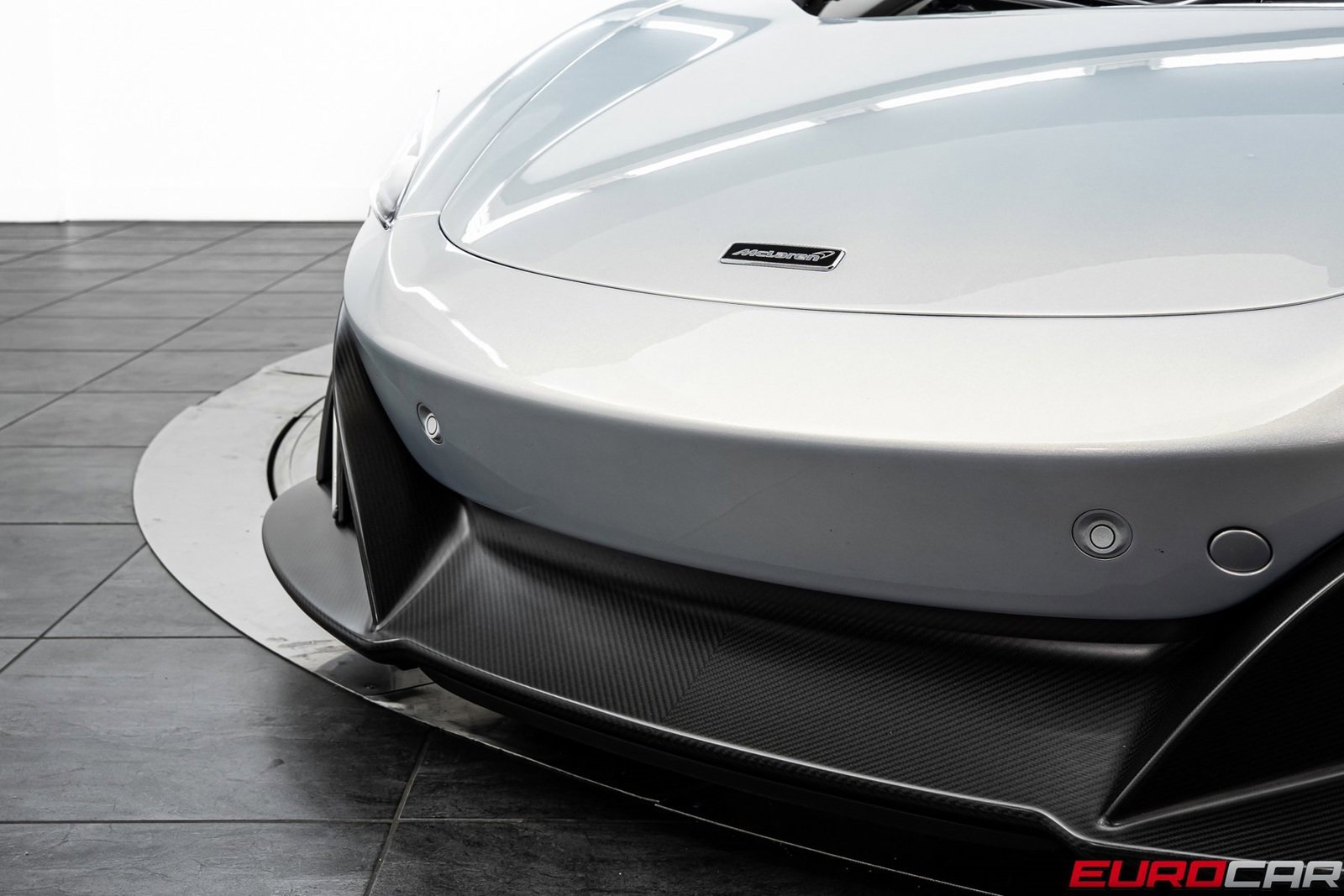 Used 2016 McLaren 675LT Spider image 16