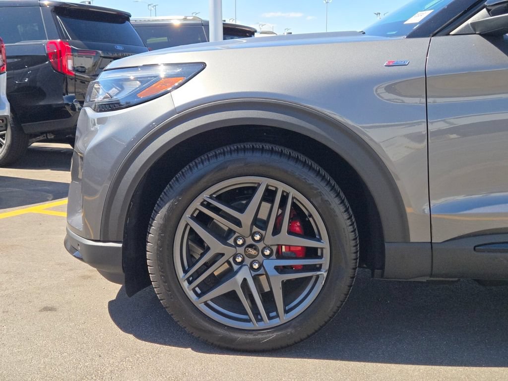 New 2026 Ford Explorer ST-Line w/ ST-Line Street Pack RWD image 8