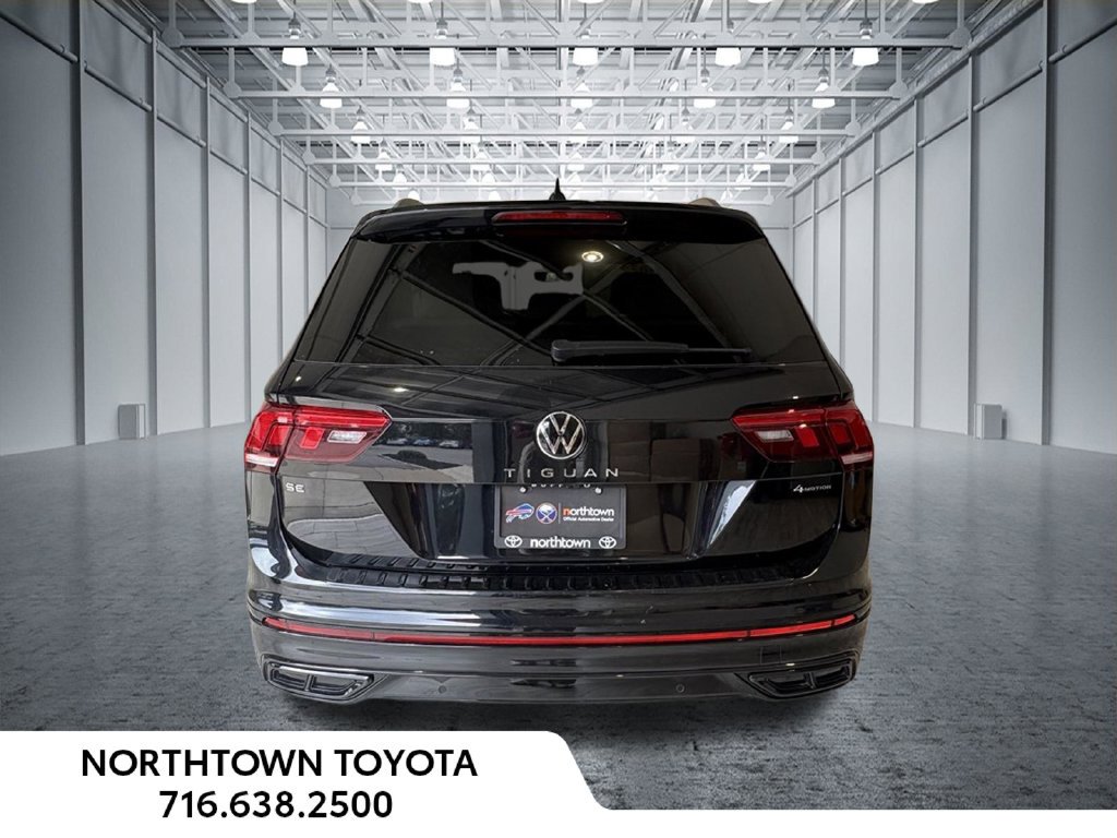 Used 2024 Volkswagen Tiguan SE R-Line AWD/4WD image 7