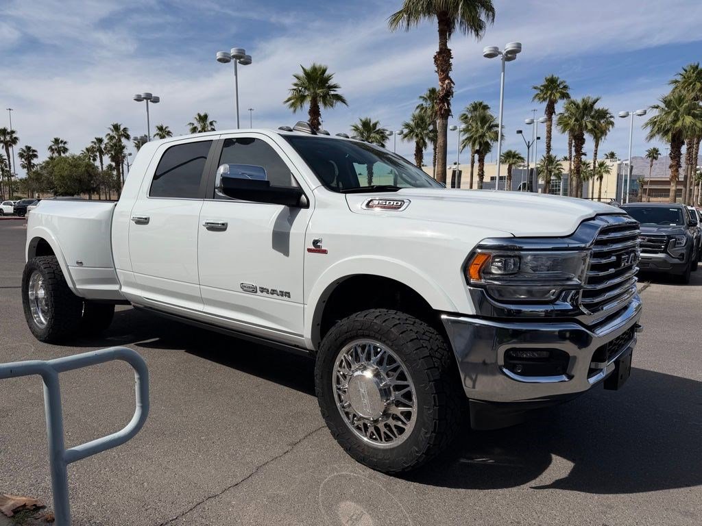 Used 2022 RAM 3500 Limited AWD/4WD image 3