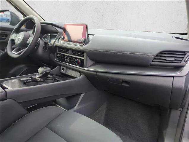 Used 2024 Nissan Rogue S image 25