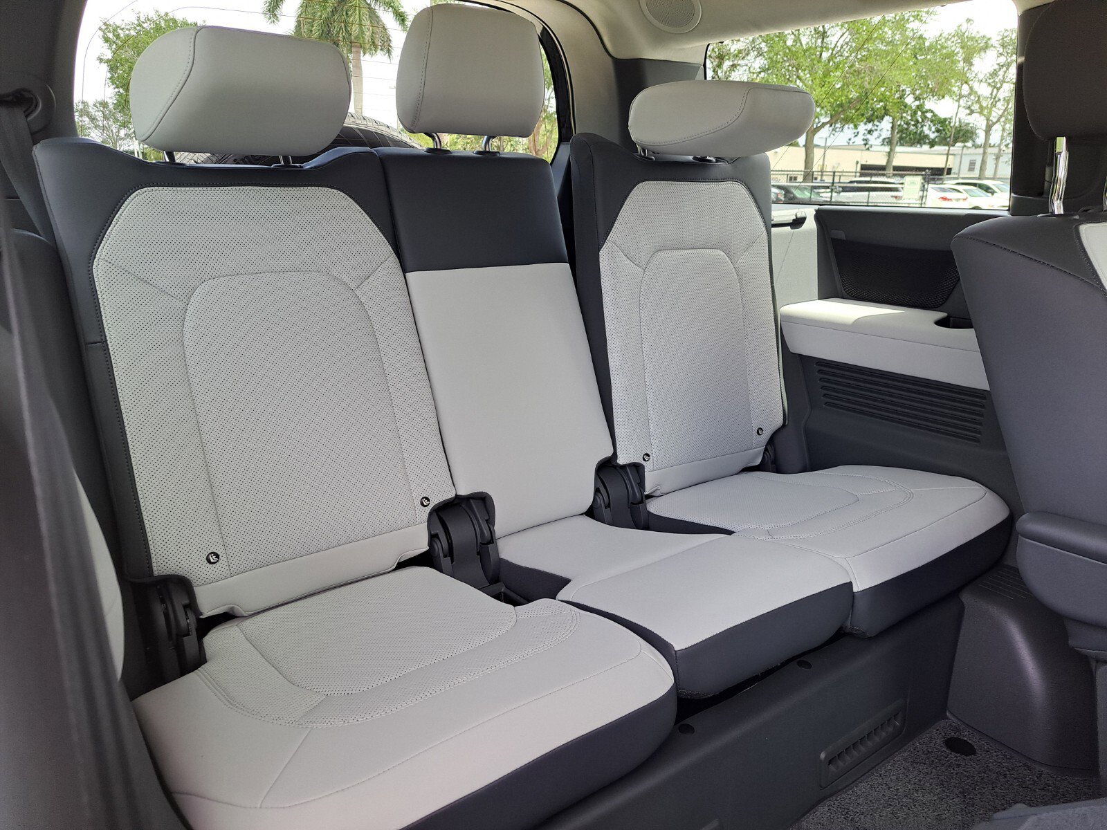 New 2025 Land Rover Defender 130 V8 image 5