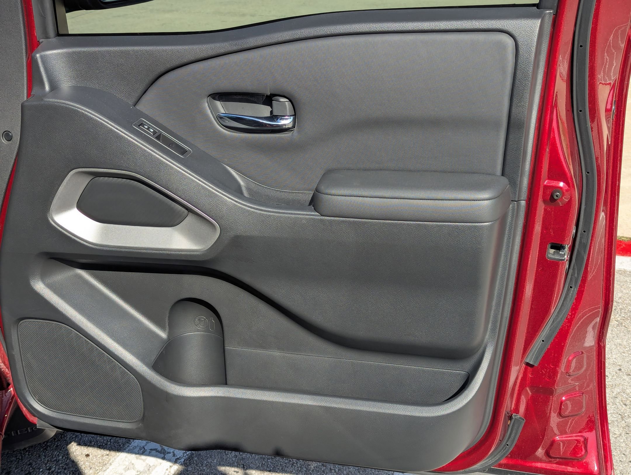 Used 2022 Nissan Frontier SV image 28