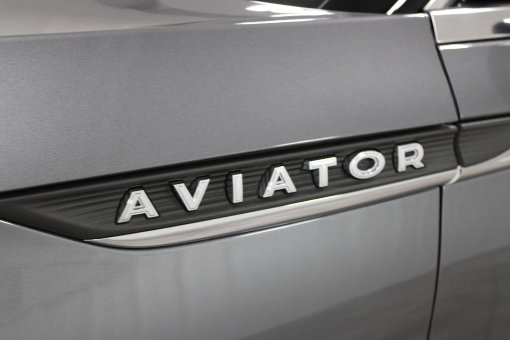 Used 2024 Lincoln Aviator Reserve w/ Equipment Group 201A RWD image 14