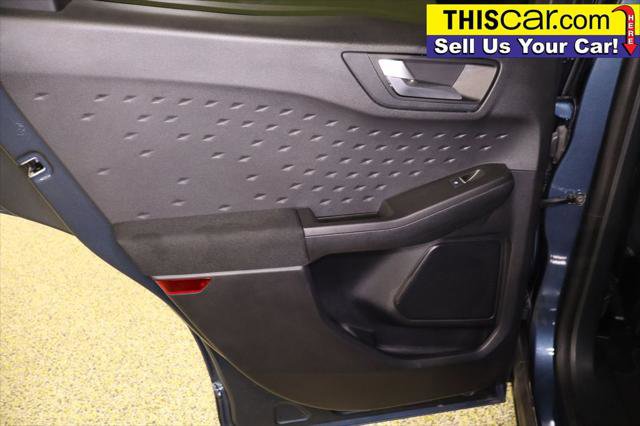 Used 2020 Ford Escape SE image 25