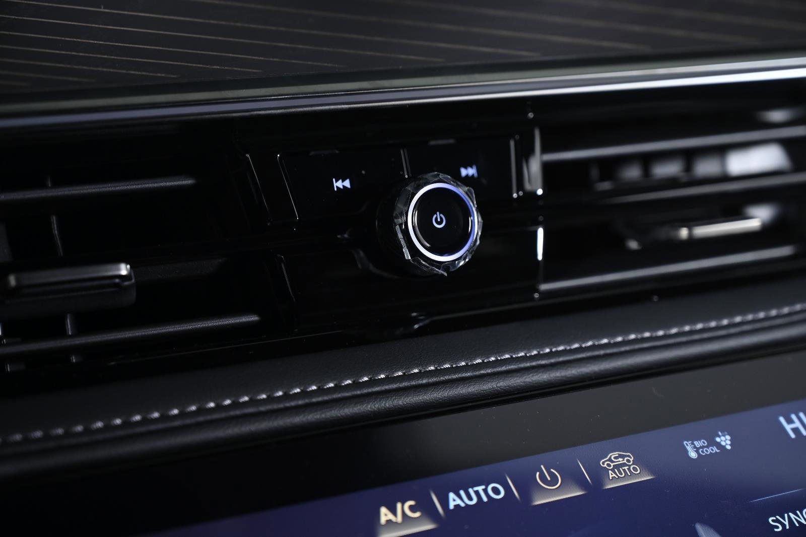 New 2026 INFINITI QX80 Autograph w/ Premium Cargo Package image 18