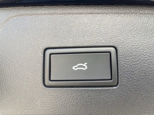 New 2026 Volkswagen Atlas SE image 28