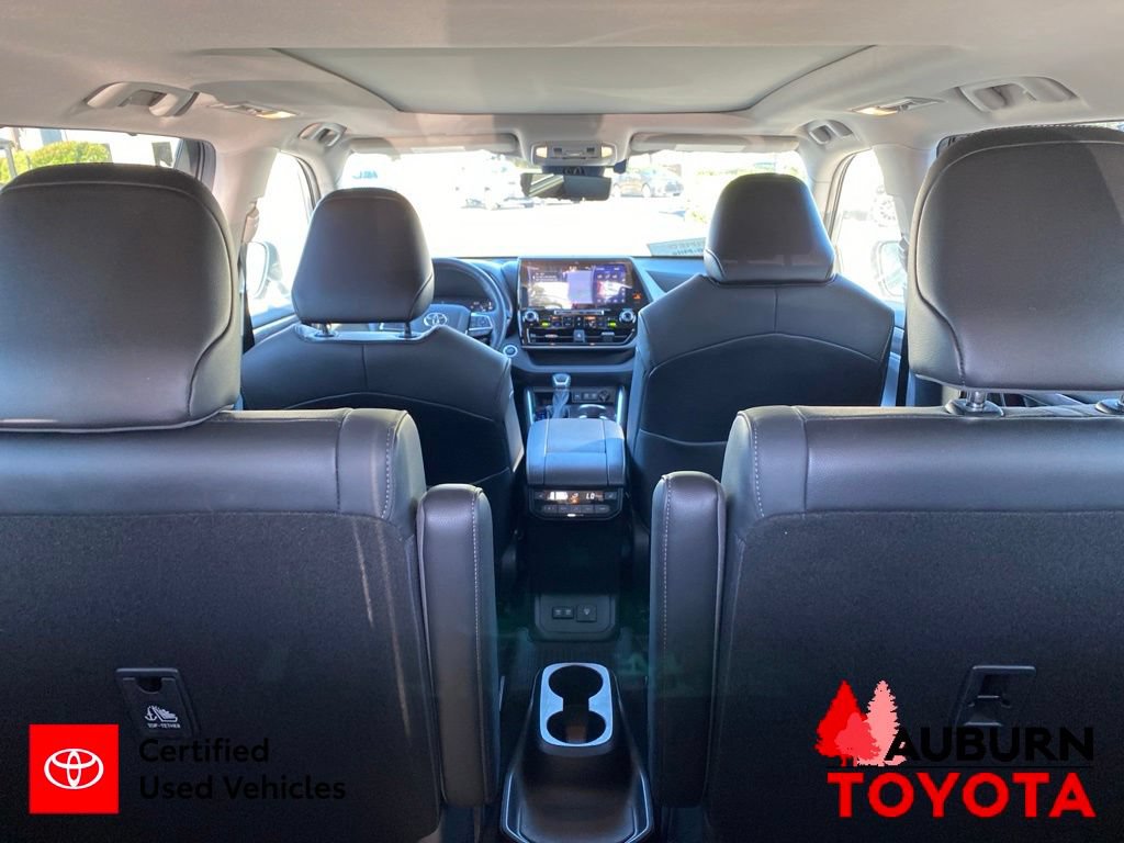 Certified 2020 Toyota Highlander Platinum AWD/4WD image 16