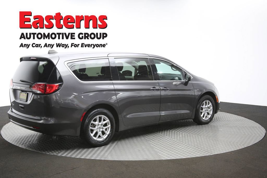 Used 2023 Chrysler Voyager LX image 42