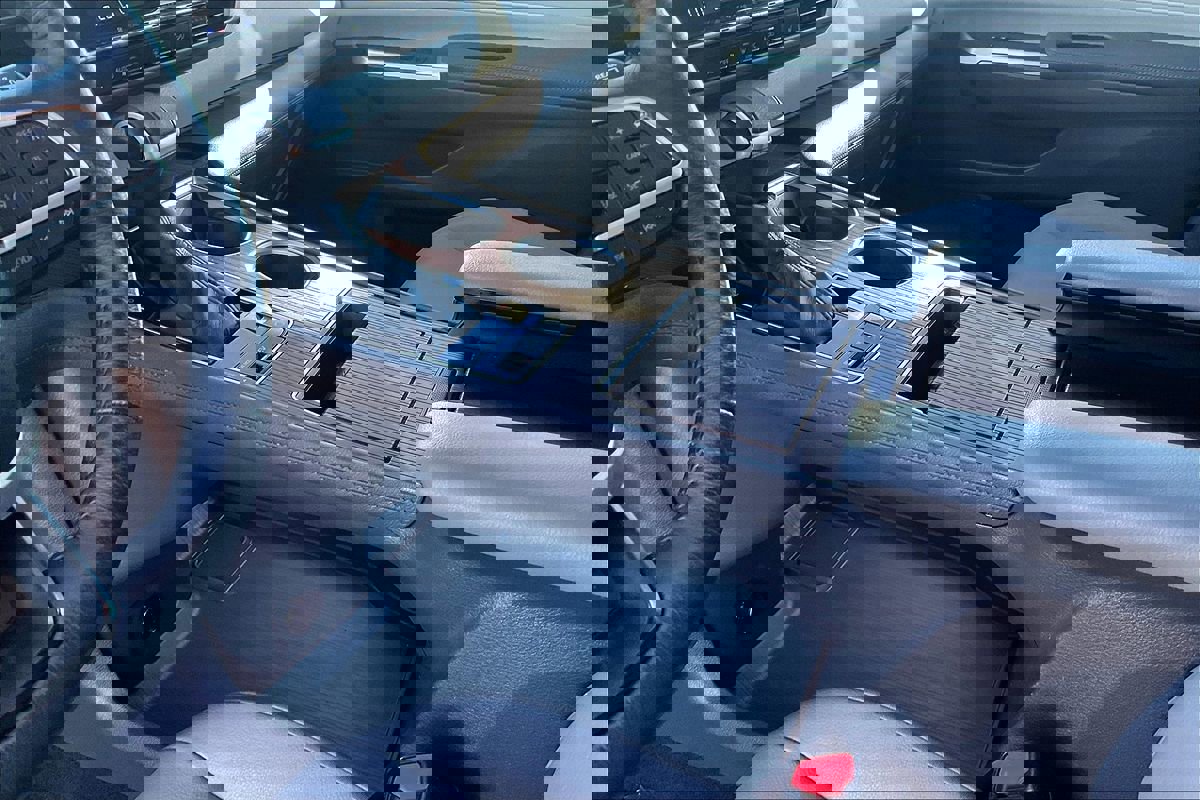 Used 2023 Toyota Sienna XLE image 13