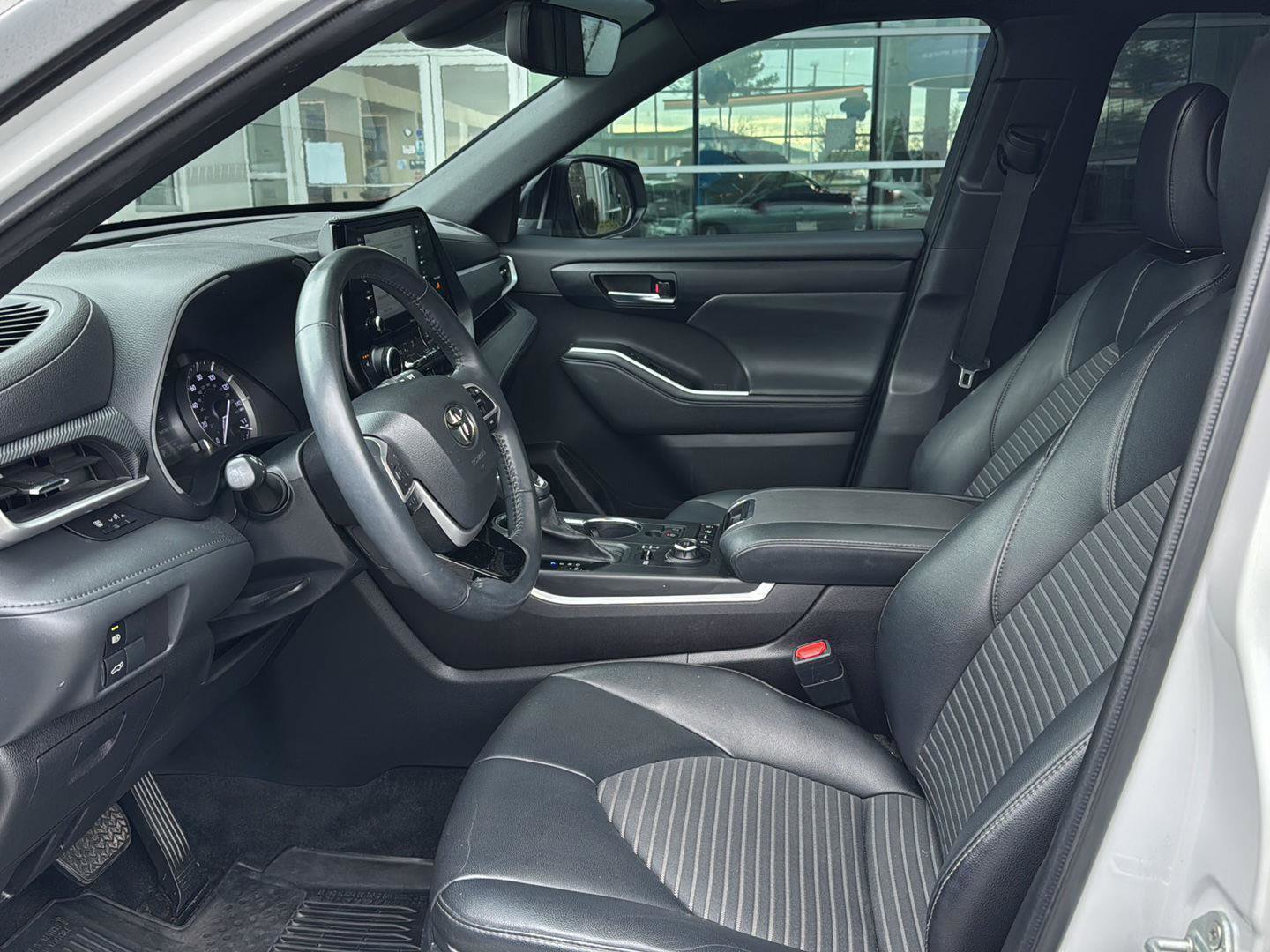 Used 2022 Toyota Highlander XSE image 8