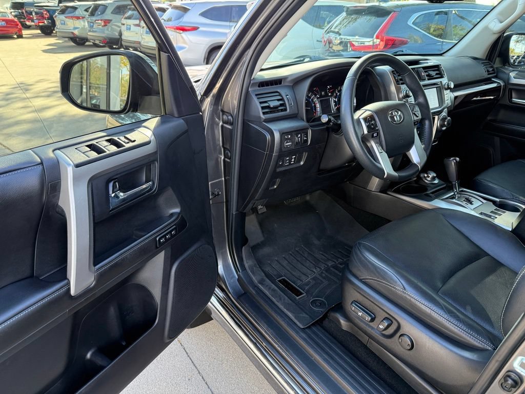 Used 2015 Toyota 4Runner Limited AWD/4WD image 10