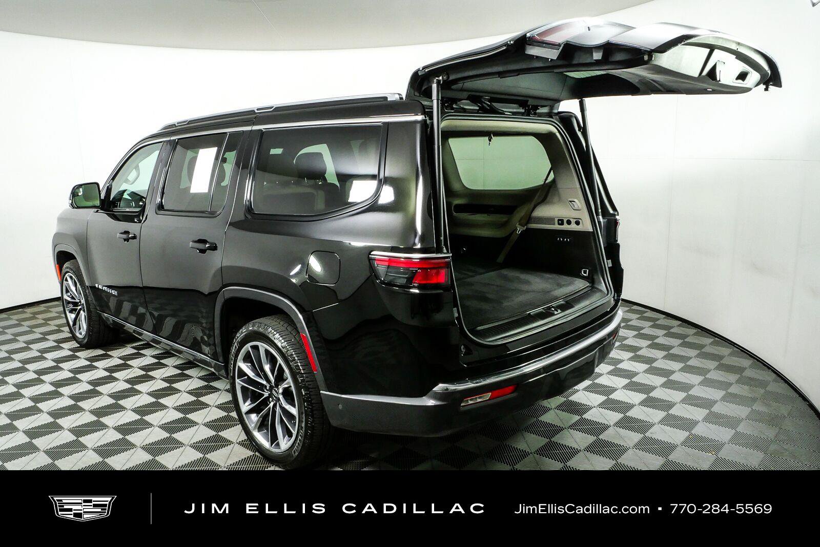 Used 2022 Jeep Wagoneer Series III w/ Premium Group I RWD image 37