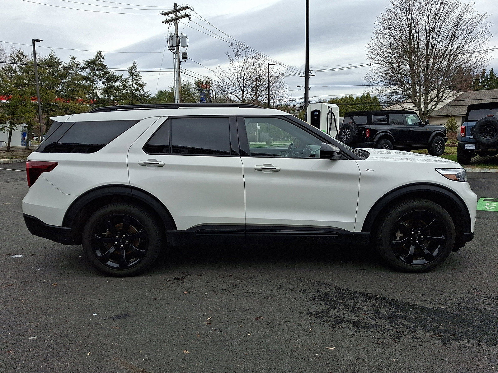 Certified 2023 Ford Explorer ST-Line w/ Class IV Trailer Tow Package image 4