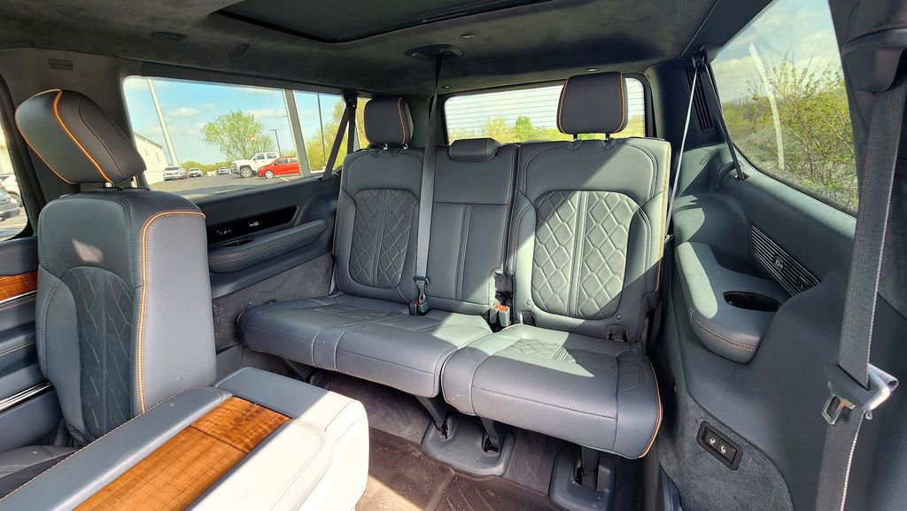 Used 2024 Jeep Grand Wagoneer L Series III w/ Rear Seat Video Group 1 AWD/4WD image 76