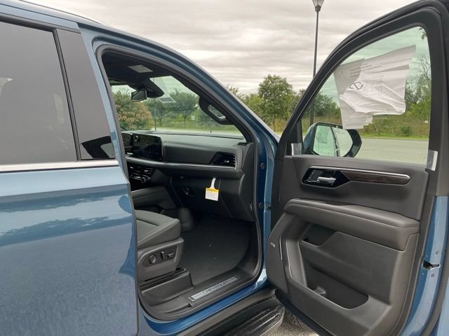 New 2026 Chevrolet Suburban LT w/ Comfort Package AWD/4WD image 18