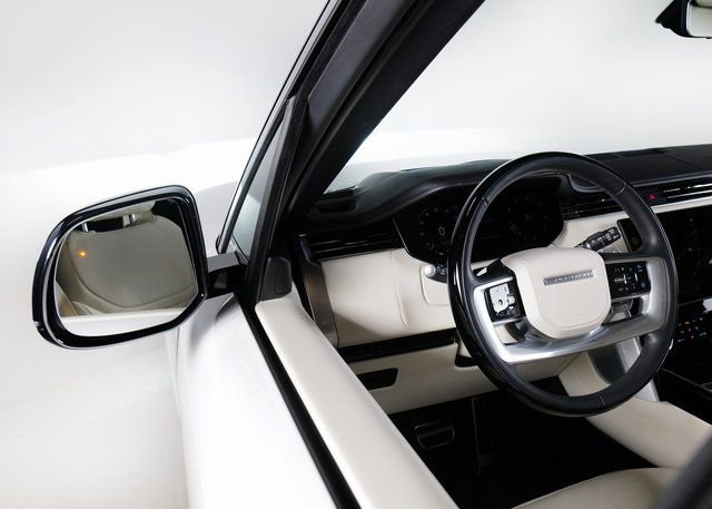 Used 2023 Land Rover Range Rover SE image 27