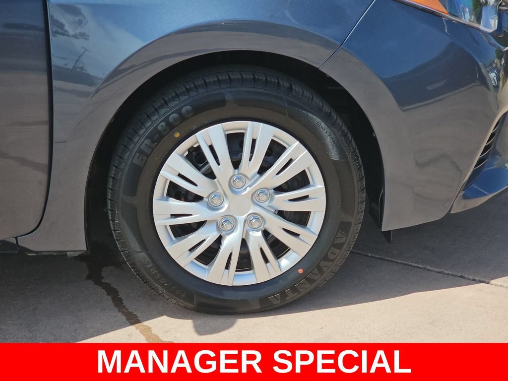 Used 2015 Toyota Corolla L FWD image 37