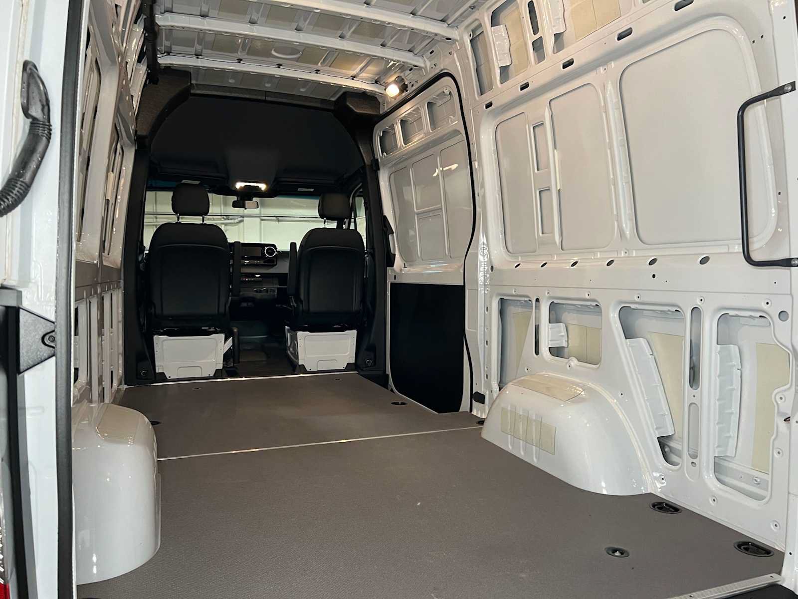 New 2025 Mercedes-Benz Sprinter 2500 image 18