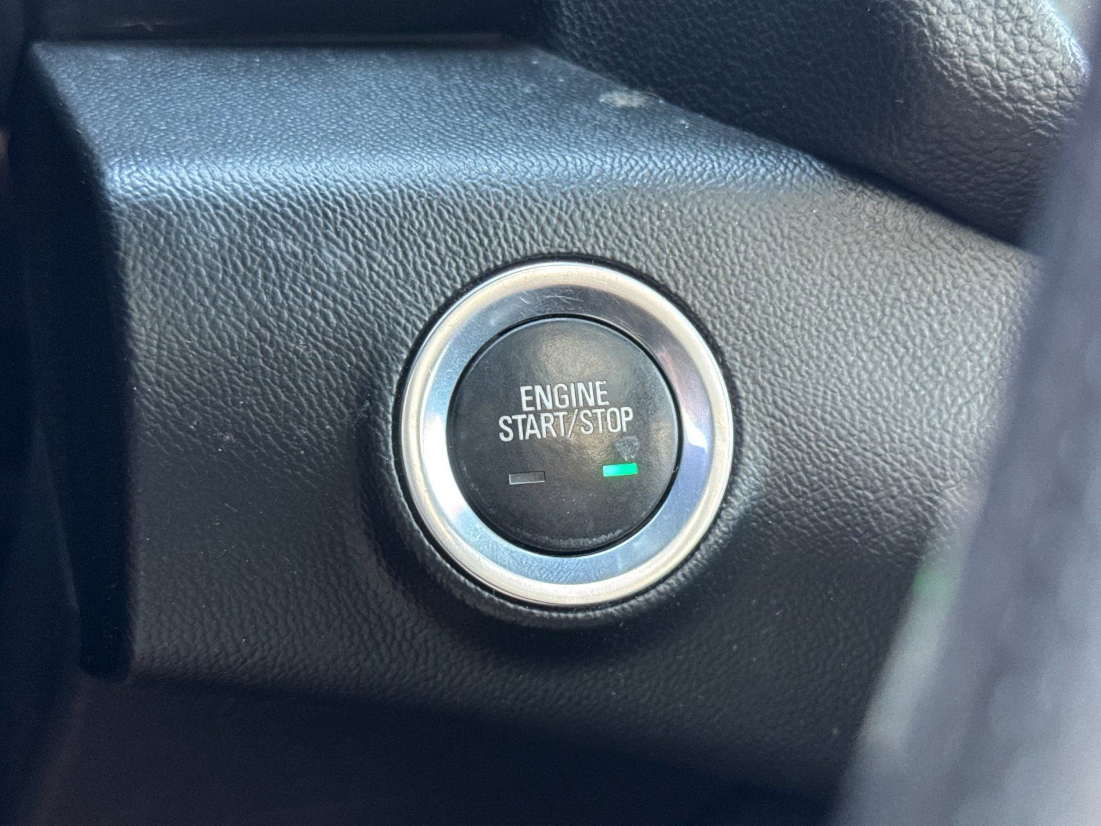 Used 2023 GMC Terrain SLE w/ Driver Convenience Package image 24