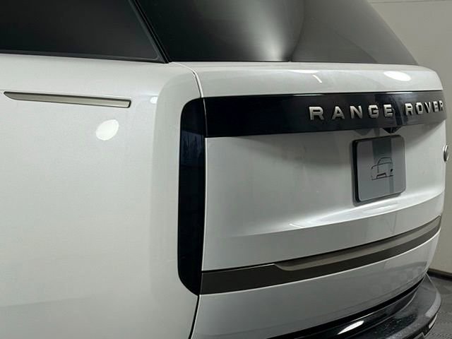 Certified 2023 Land Rover Range Rover SE image 16