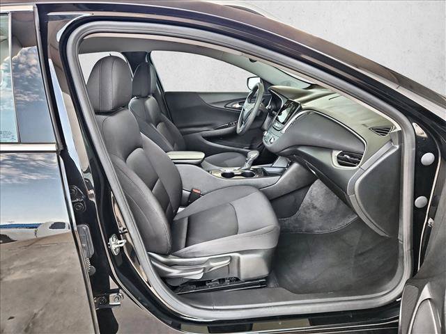 Used 2025 Chevrolet Malibu LT FWD image 19