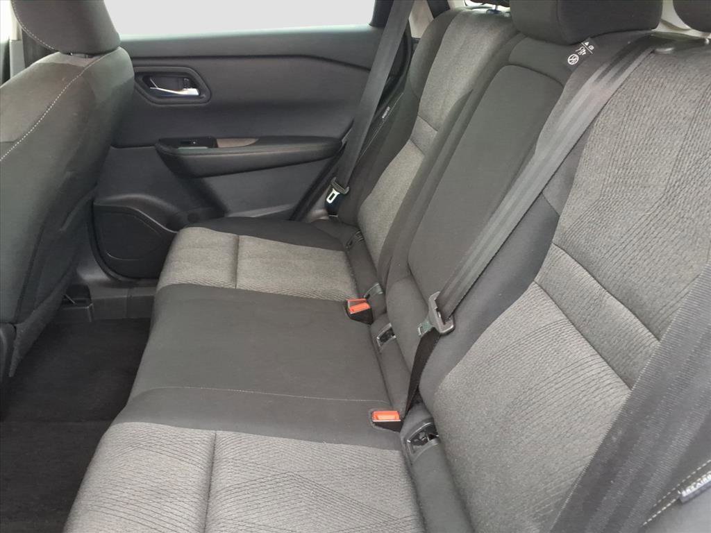 Used 2025 Nissan Rogue SV image 14