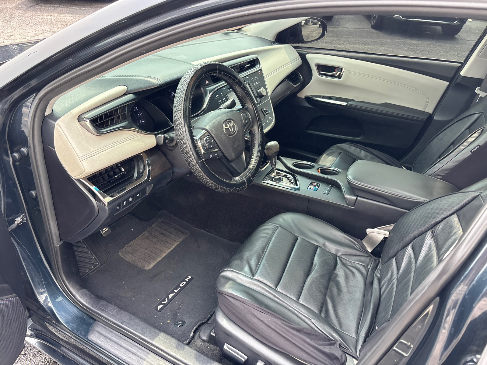 Used 2017 Toyota Avalon XLE Premium w/ Carpet Mat Package FWD image 25