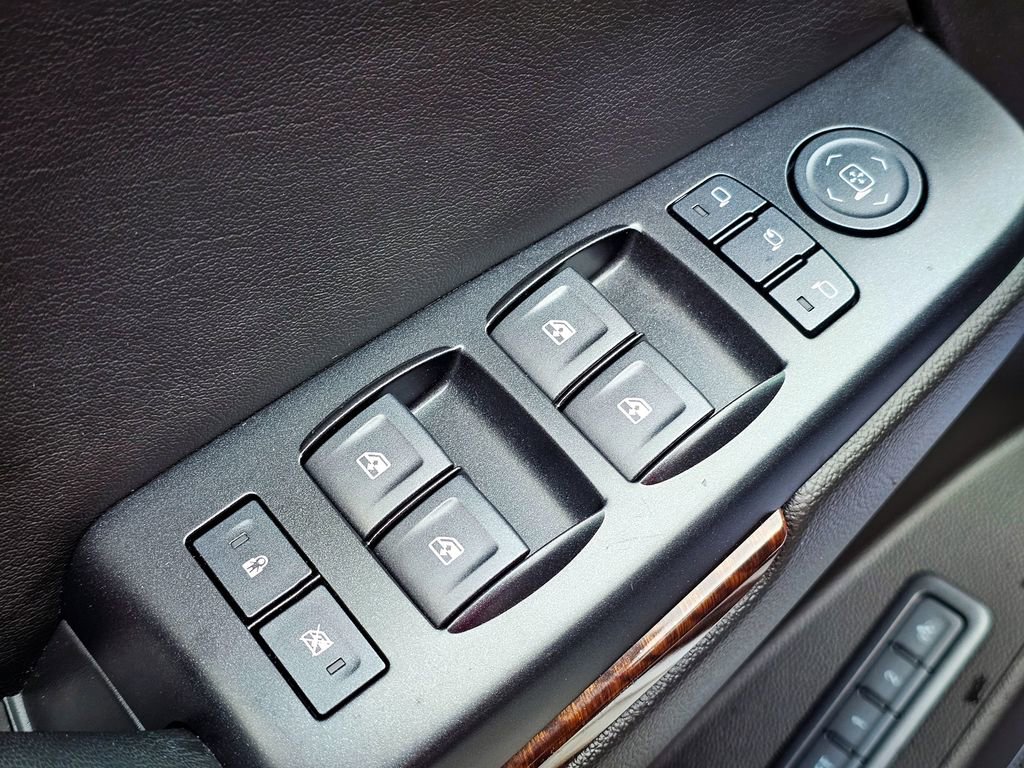 Used 2018 GMC Yukon SLT w/ Premium Edition image 10