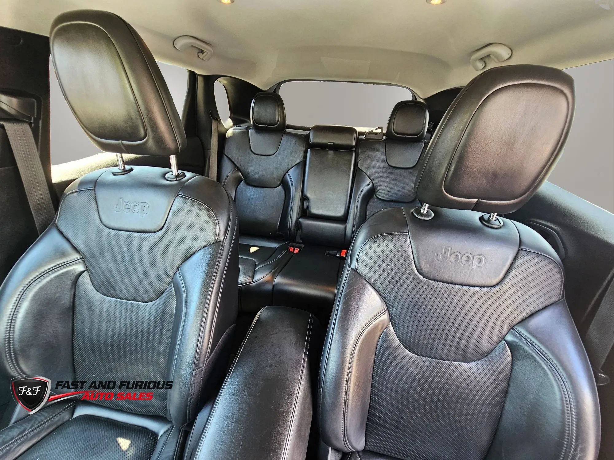 Used 2020 Jeep Cherokee Latitude Lux w/ Comfort/Convenience Group AWD/4WD image 30