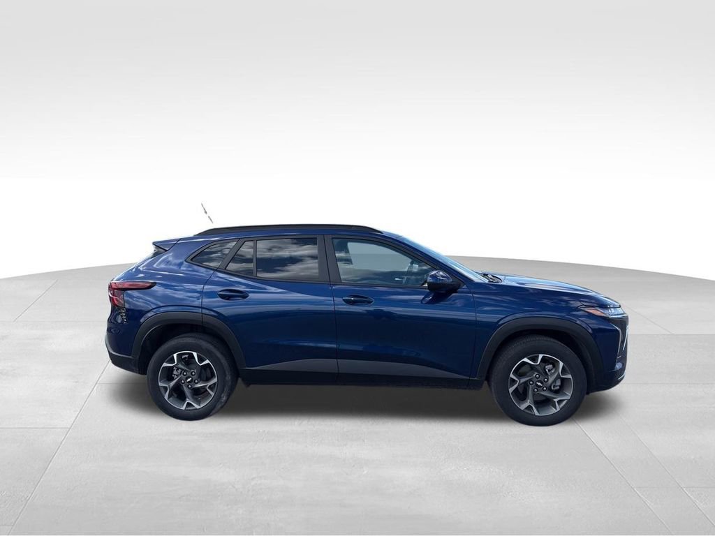 Used 2024 Chevrolet Trax LT w/ Driver Confidence Package image 5