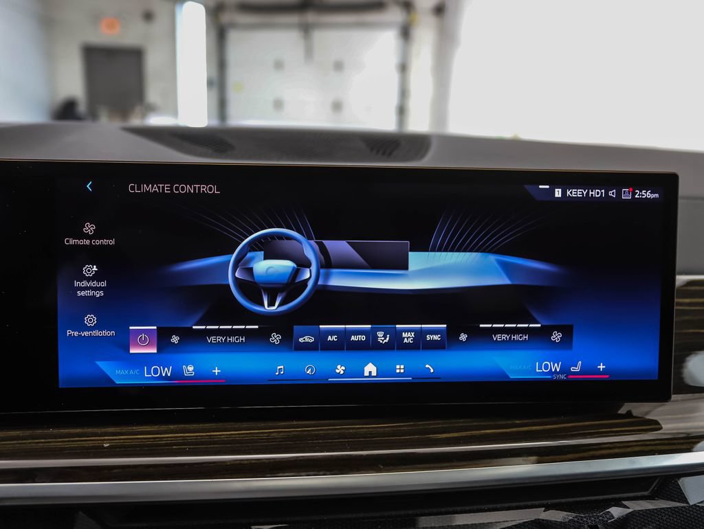 Used 2024 BMW X5 xDrive40i AWD/4WD image 18