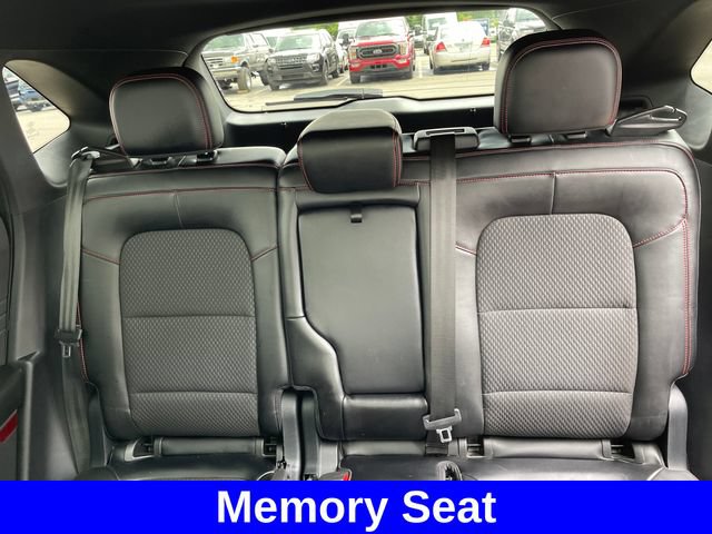 Used 2024 Ford Escape ST-Line w/ Tech Pack #1 AWD/4WD image 29