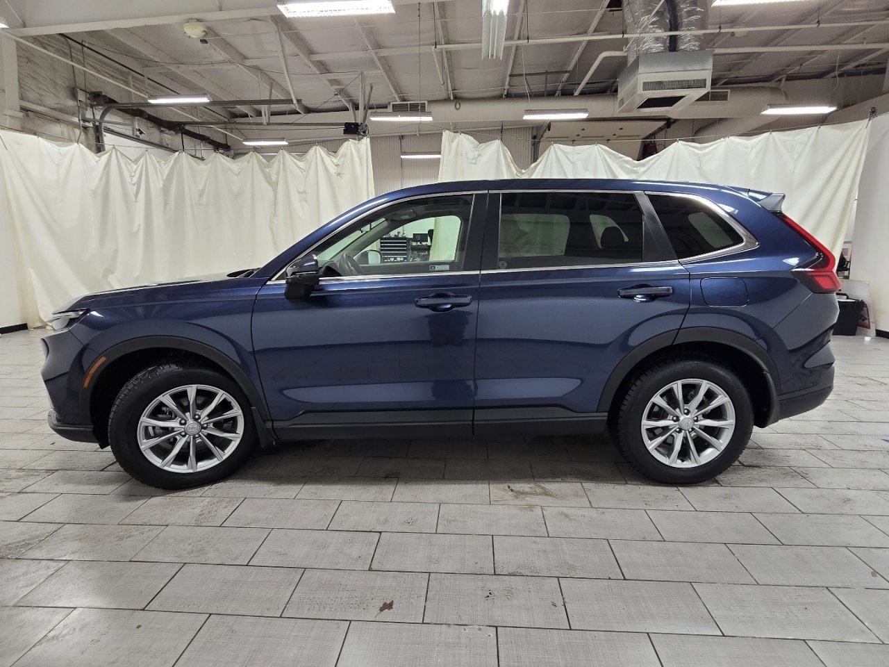 Used 2023 Honda CR-V EX image 14