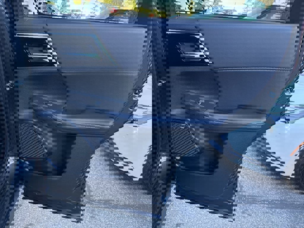 New 2025 Mitsubishi Outlander SE image 30